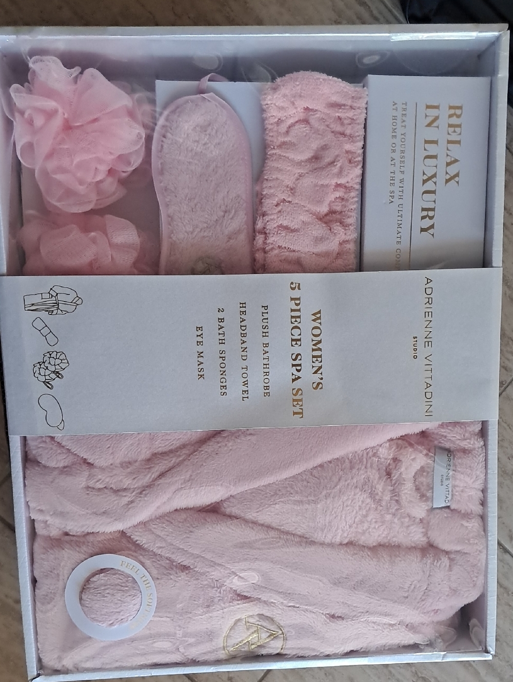 Adrienne Vittadini Light Pink Women's 5-Piece Spa Gift Set